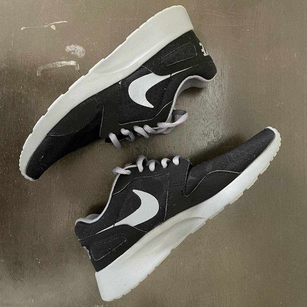 Nike Black and White Athletic Shoes